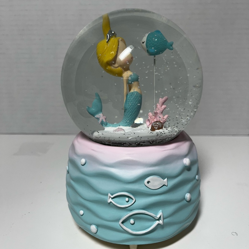 Little Mermaid Snowglobe
